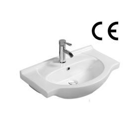 Wat zijn de voordelen van het gebruik van keramische wastafels in de badkamerinrichting in vergelijking met andere materialen?